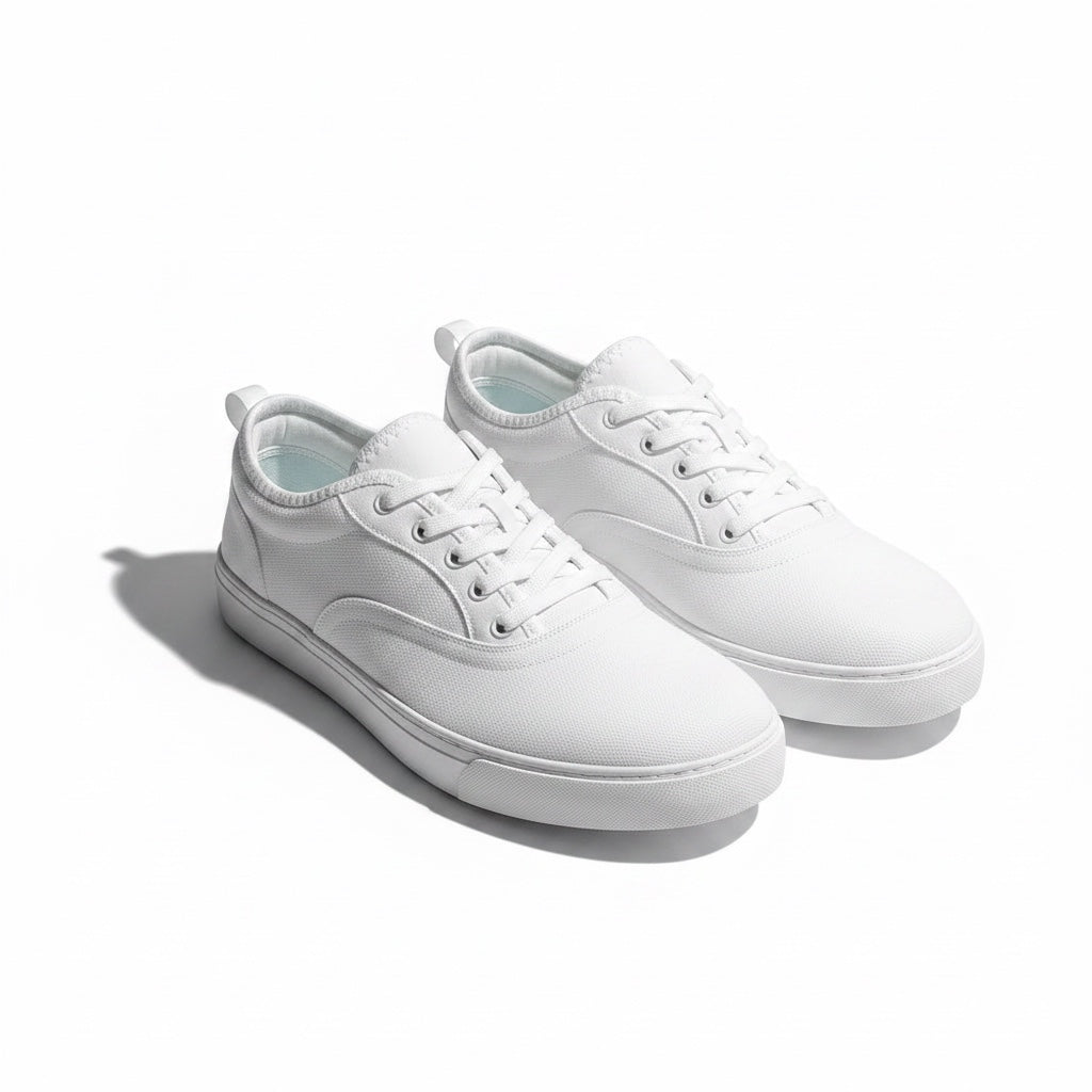 White barefoot sprint shoes for maximum comfort and wide toe for natural movement 
